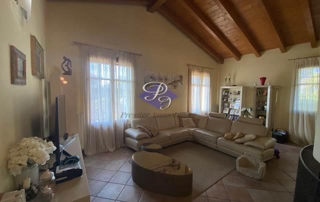 Villa for sale in Borgarello