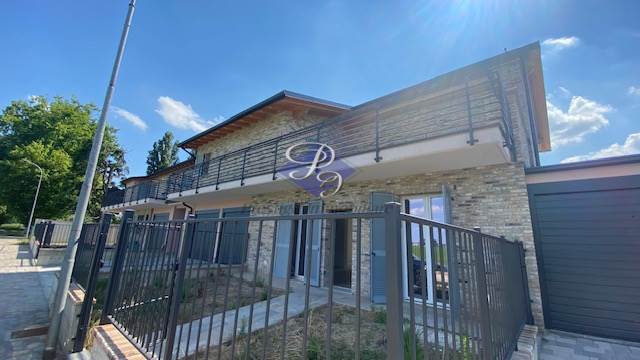  Appartamento in villa con giardino privato 