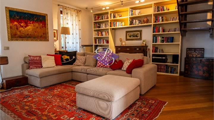 Villa Bifamiliare in Vendita a San Genesio ed Uniti (PV)